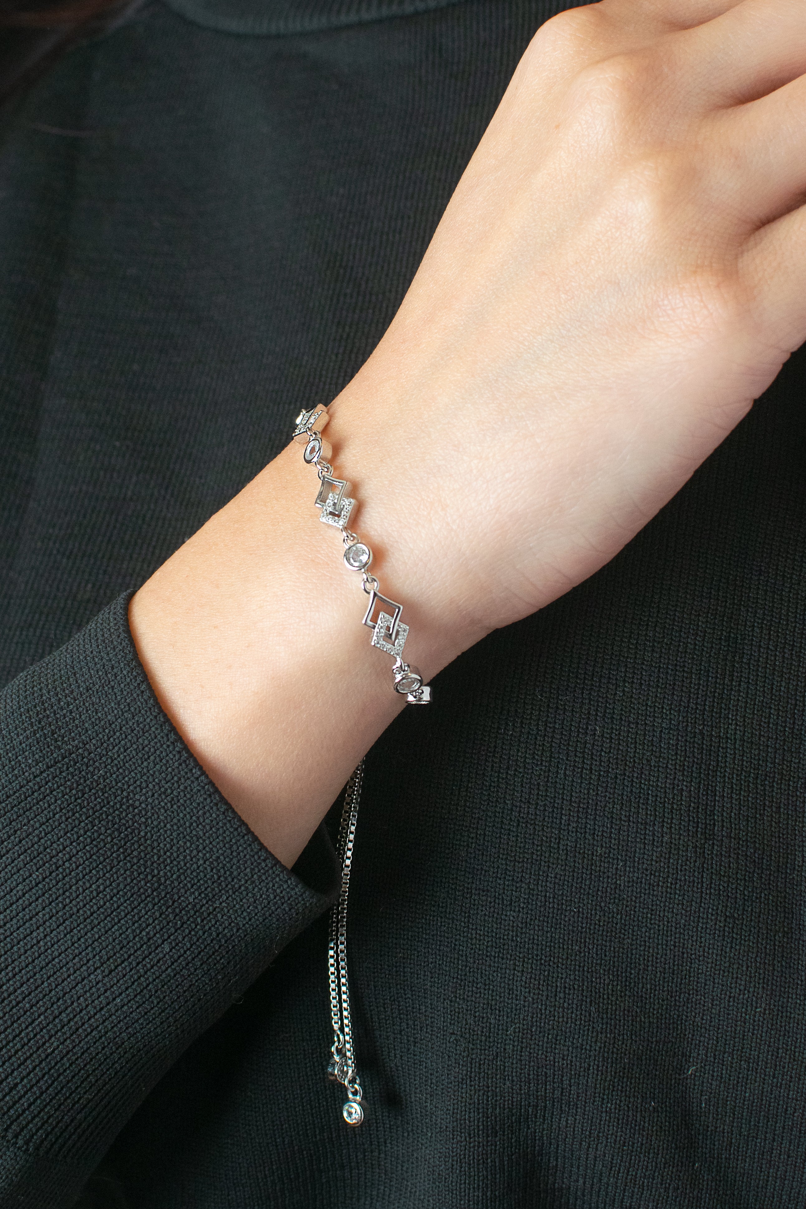 Silver-Plated Blue Stone-Studded Adjustable Bracelet – Unigem